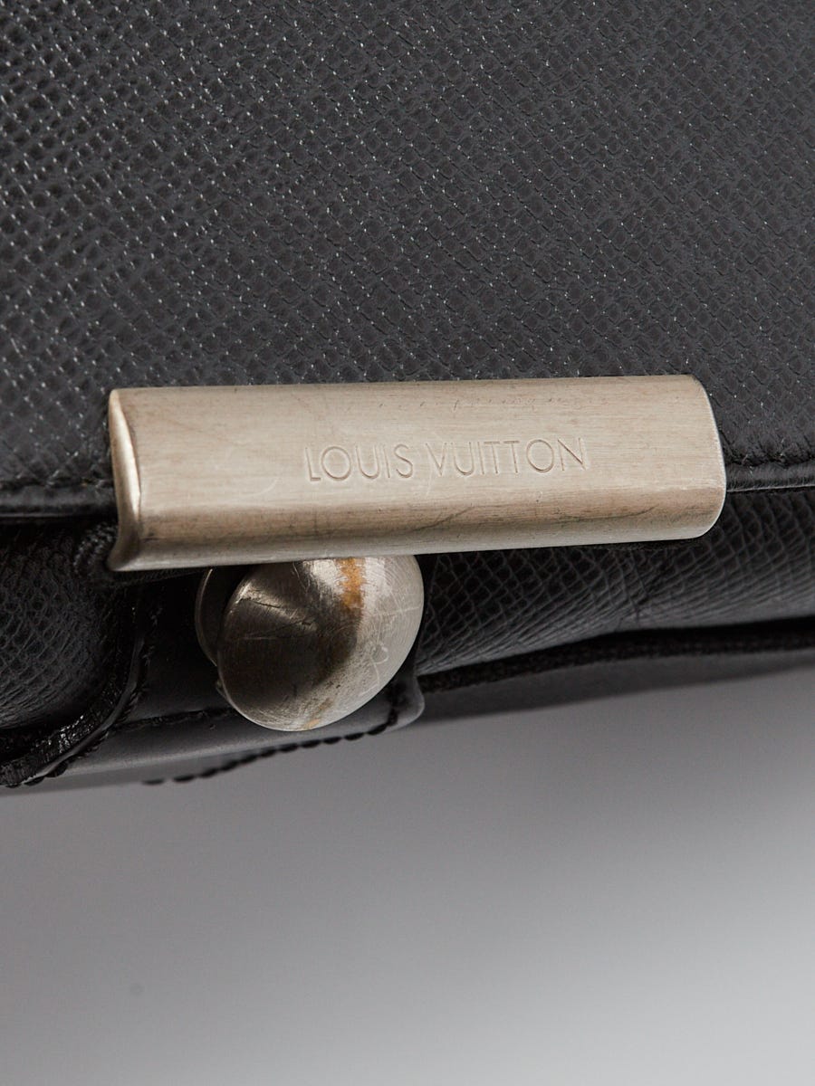 Louis Vuitton Black/Green Taiga Leather Viktor Messenger Bag