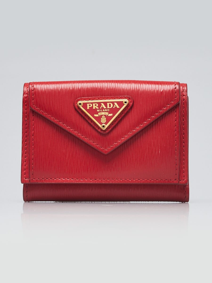 PRADA 三つ折り財布 レッド VITELLO MOVE RUBINO Prada Red Vitello Move Leather Trifold Compact Wallet | Yoogi's Closet