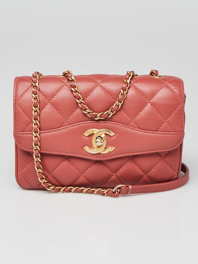 Chanel Bi-Color Red Quilted Lambskin Leather Daily Companion Coco Vintage Flap Bag