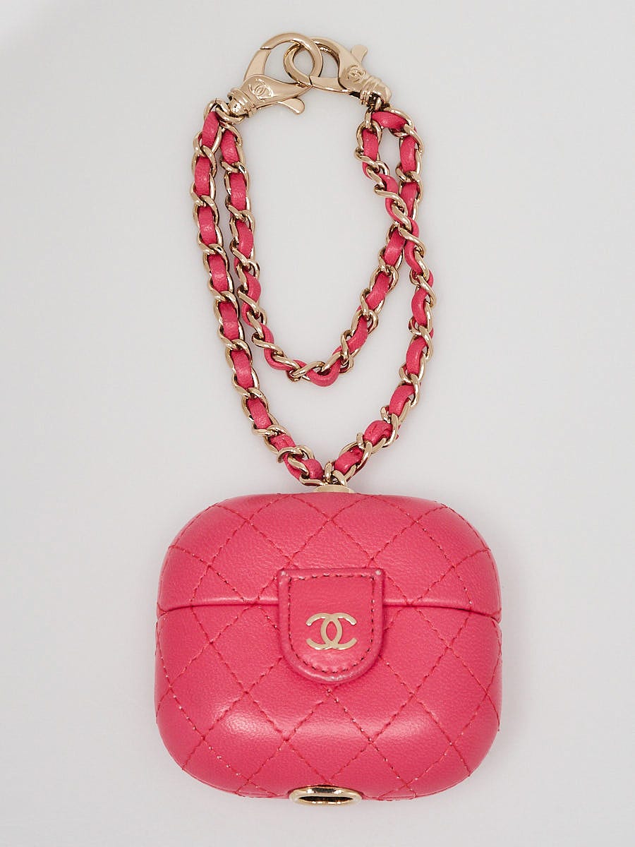 CHANELノベルティ チェーンウォレット AirPodsケースつき Chanel Pink Quilted Lambskin Leather Airpods Pro Case With Chain