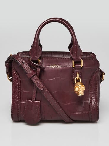 Alexander McQueen Burgundy Croc Embossed Leather Mini Skull Padlock Bag | Yoogi's Closet Alexander McQueen Burgundy Croc Embossed Leather Mini Skull Padlock Bag | Yoogi's Closet