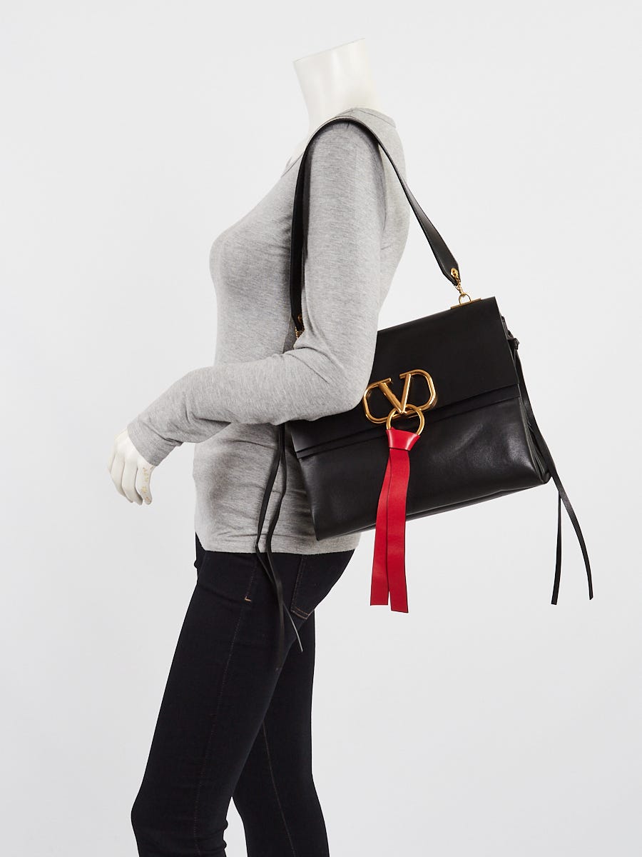 Valentino Black Leather V-Ring Shoulder Bag | Yoogi's Closet