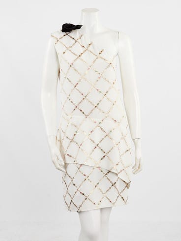 Chanel White/Gold Silk and Metallic Embroidered One-Shoulder Bow Dress Size 38/6 | Yoogi's Closet Chanel White/Gold Silk and Metallic Embroidered One-Shoulder Bow Dress Size 38/6 | Yoogi's Closet