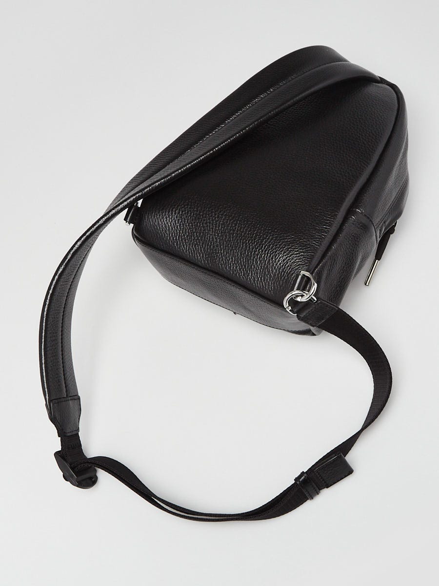 新品★GIVENCHY■エッセンシャルU スモールレザーバックパック Givenchy Black Pebbled Leather Essential U Small Sling
