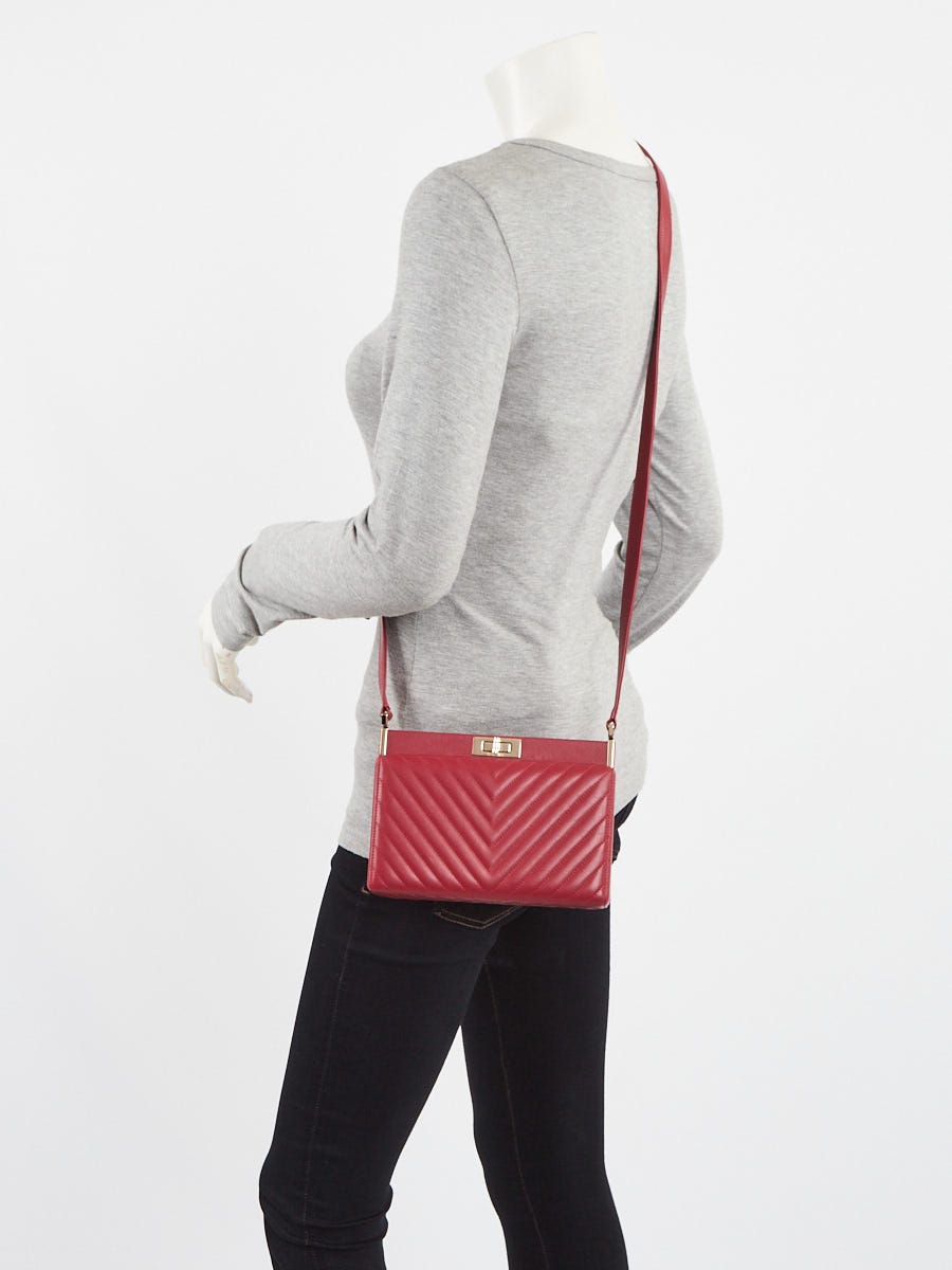 Chanel Red Chevron Quilted Lambskin Leather Clutch Bag