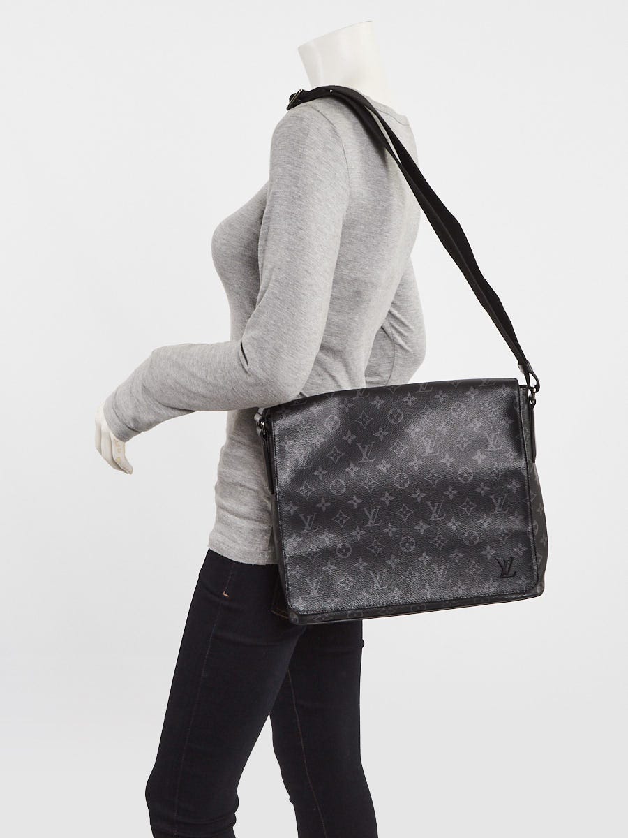 Louis Vuitton Monogram Eclipse Canvas District MM Messenger Bag