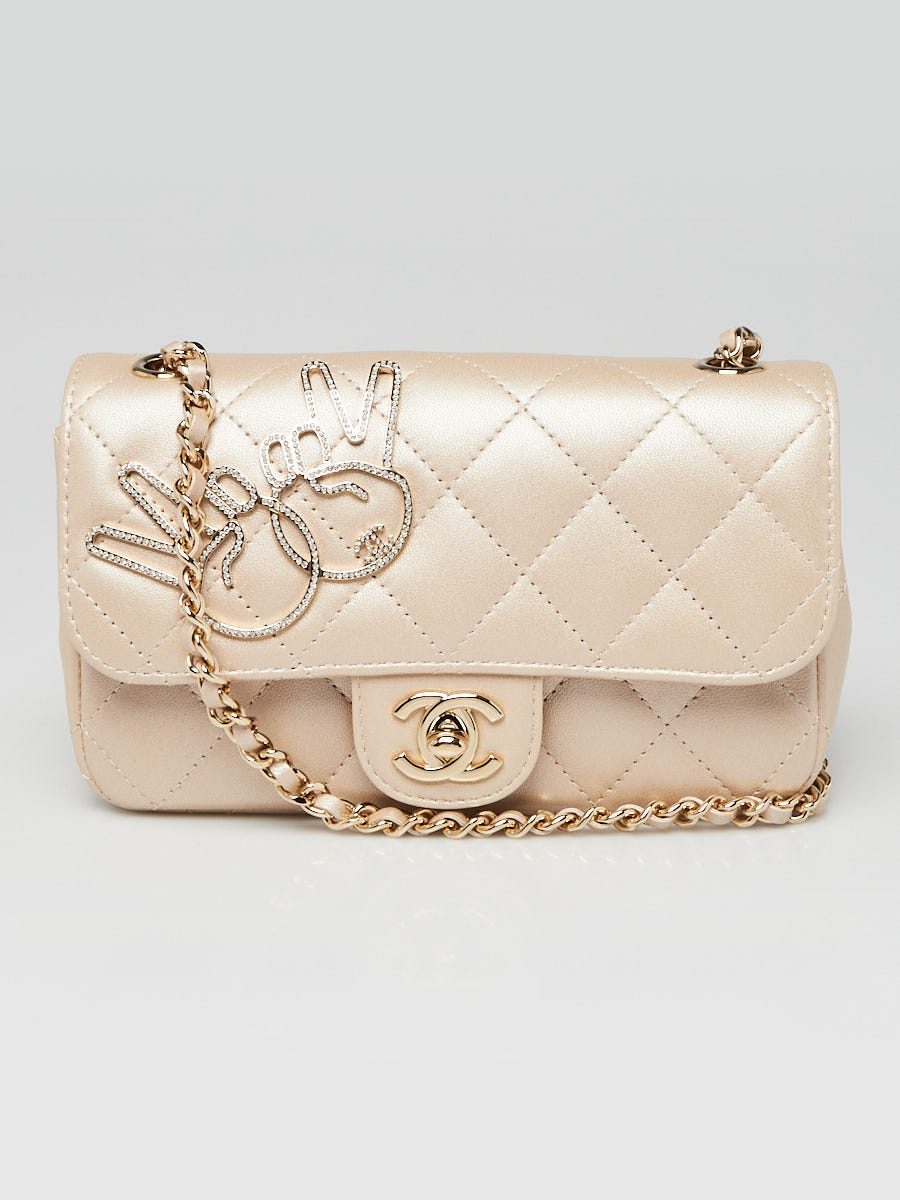 ★美しいwhiteとgoldの組み合わせ★CHANEL ミニカメラバッグ Chanel Flap Bag Small Lamb White / Gold | SACLÀB
