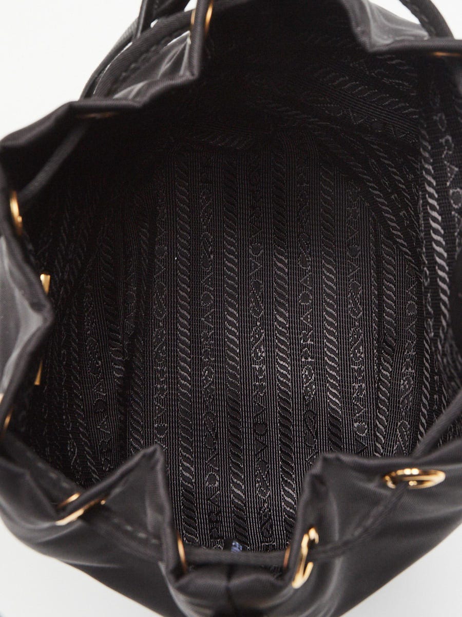 プラダ ブラックのリナイロンバケット Prada Black Tessuto Nylon Re-Edition 1978 Mini Bucket Bag