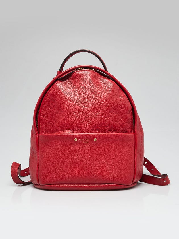kylie jenner red louis vuitton backpack (RARE) Luggage Size: 19.75" x 8.75" x 11.625"; 4.5" drop Kardashian Kloset Kylie Jenner buys $2K Louis