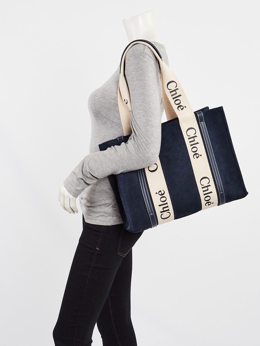 トートバッグ CHLOE BLUE FABRIC LARGE WOODY SHOPPING BAG Chloé Woody Tote Bag: The Perfect Everyday Companion