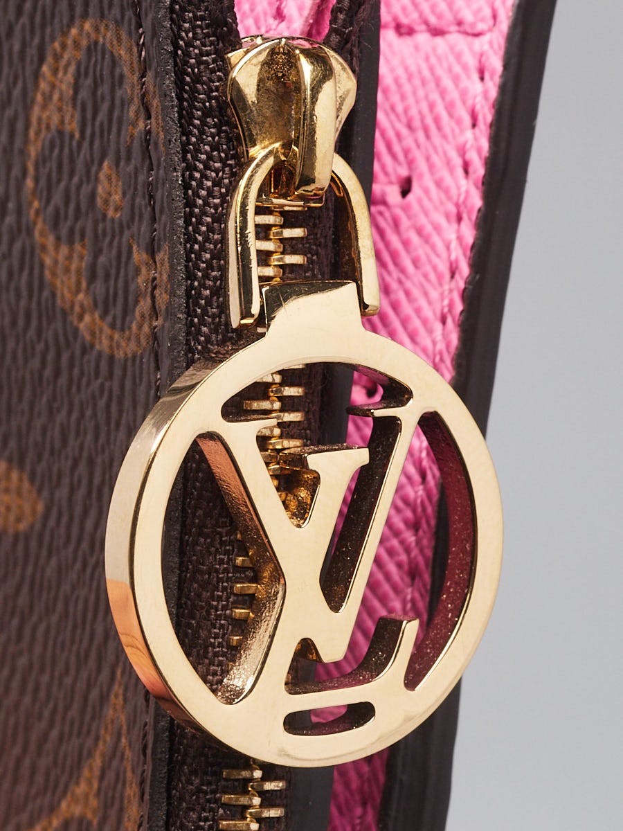 Louis Vuitton Monogram Canvas Compact Lisa Wallet | Yoogi's Closet