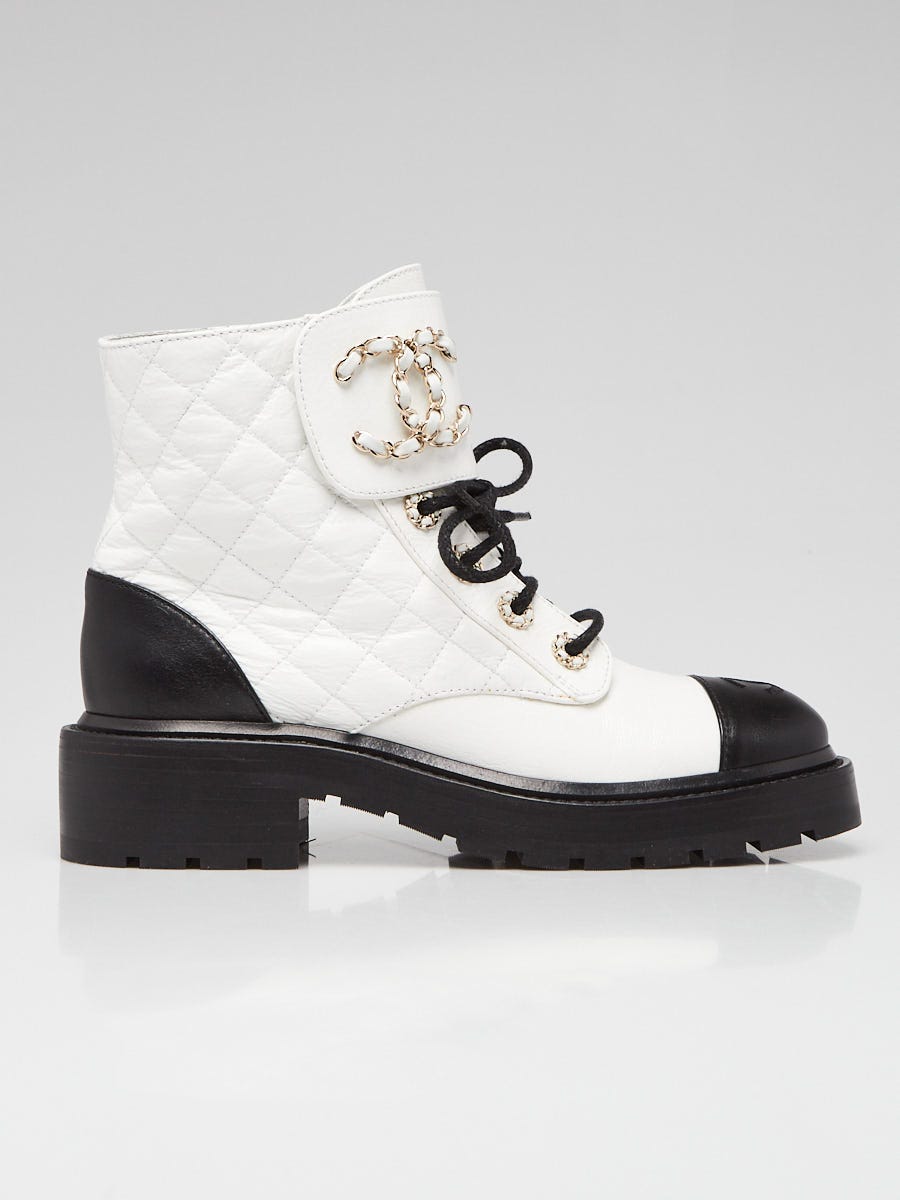 Chanel White Shiny Quilted Goatskin Leather Lace Up Combat Chanel White Shiny Quilted Goatskin Leather Lace Up Combat