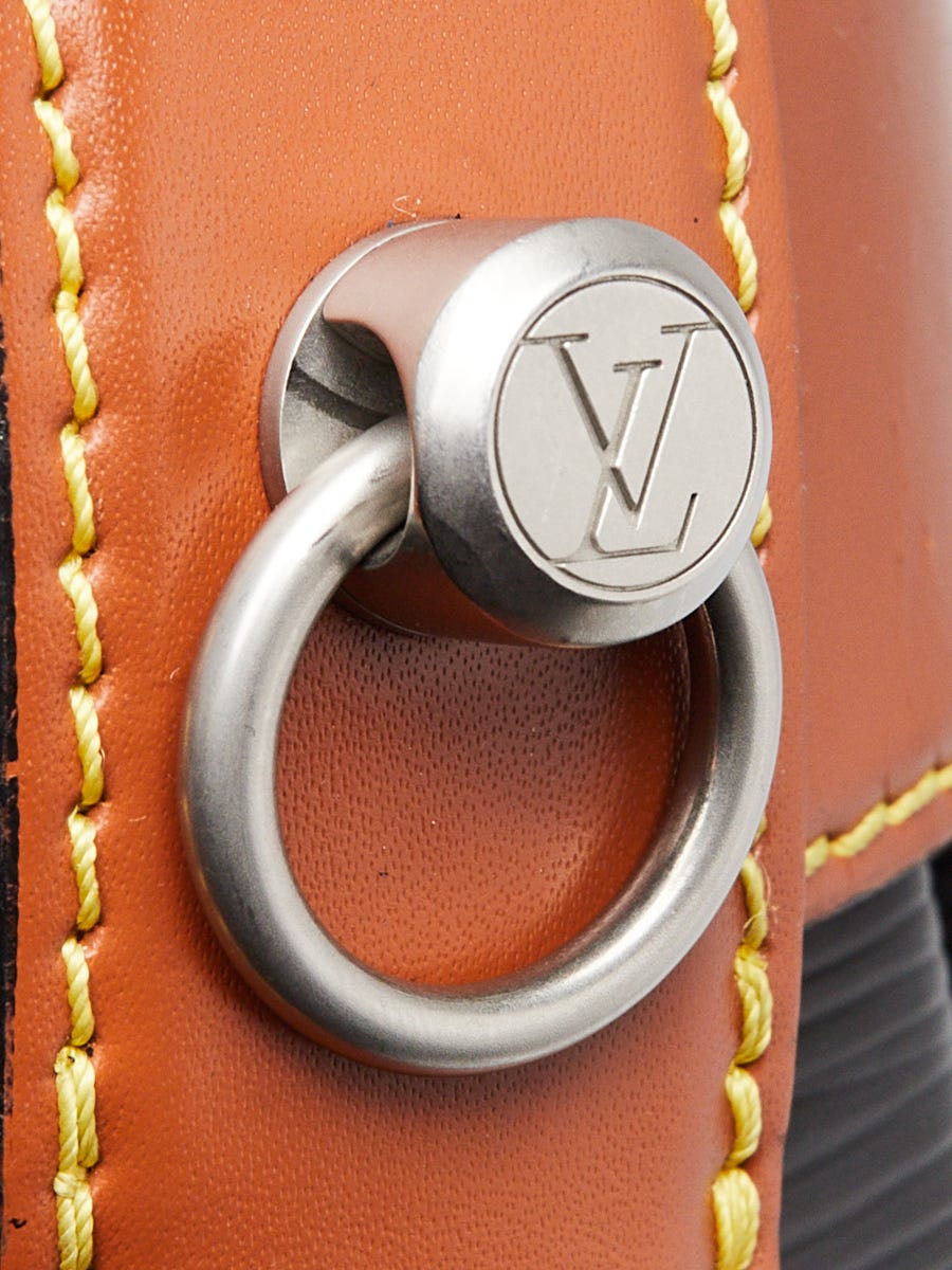 Louis Vuitton Black Epi Leather Twist Bucket Bag w/o Strap