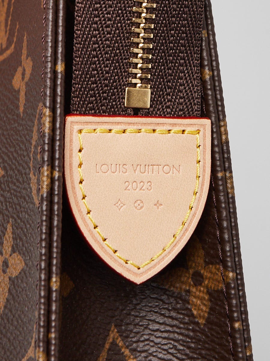 LOUIS VUITTON ルイヴィトン　ポーチ　モノグラム　レザー Louis Vuitton Monogram Canvas Poche Toilette Pouch | Yoogi's