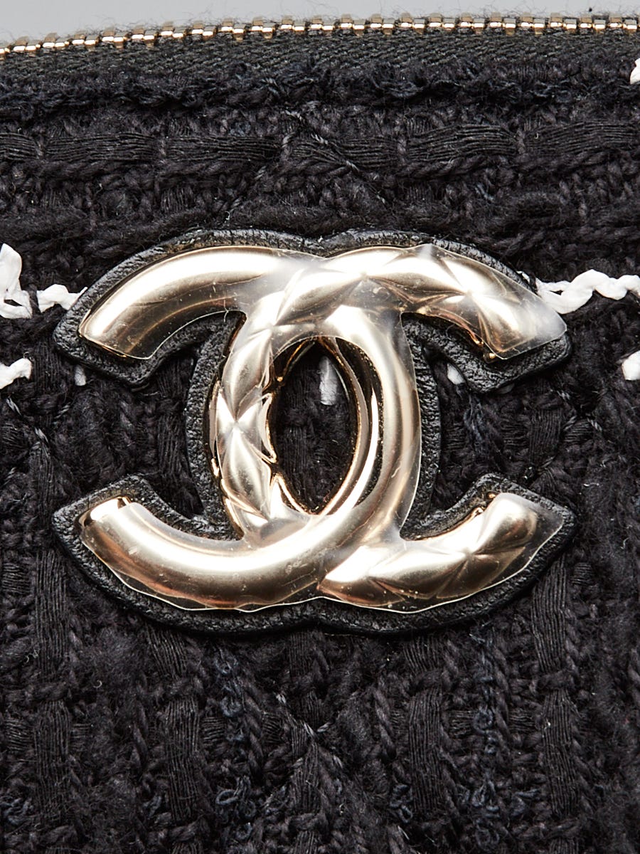 ショルダーバッグ・ポシェット × ヴィンテージ(中古) Chanel Tweed Classic New Mini Crossbody Bag Chanel Black/White Sitched Tweed Mini VIP Crossbody Bag