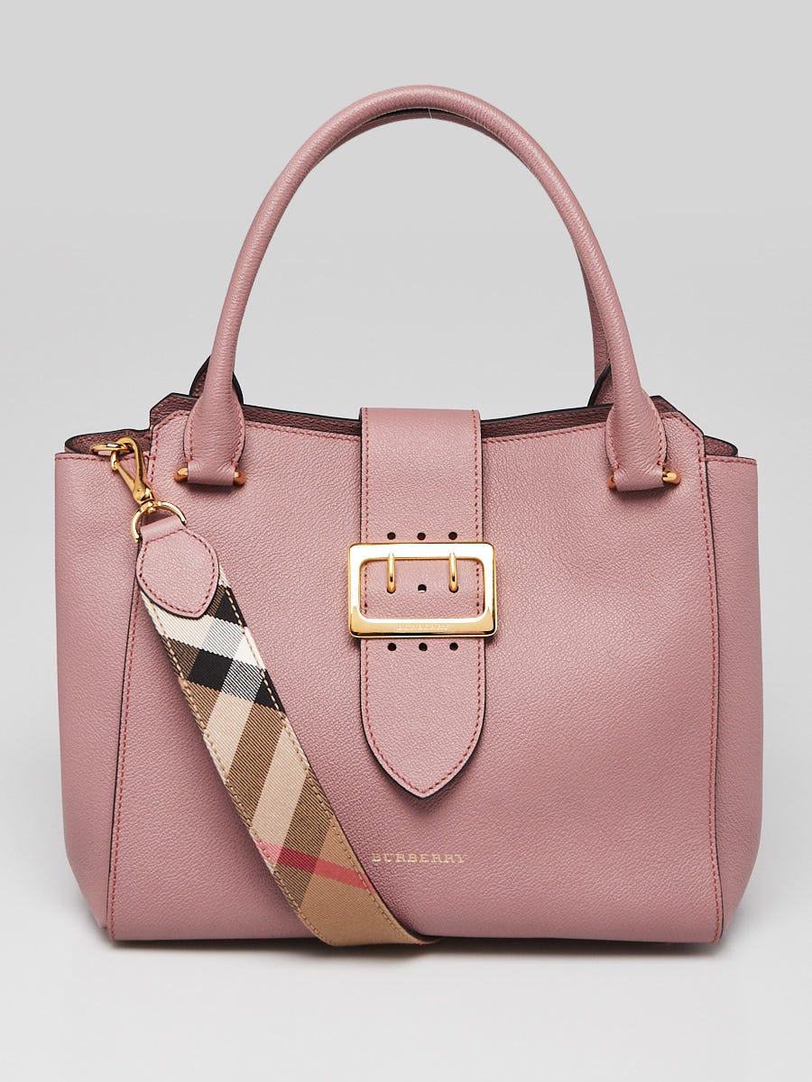 BURBERRY バーガンディ ハンドバッグ Burberry Dusty Pink Grained Leather Medium Buckle Tote Bag
