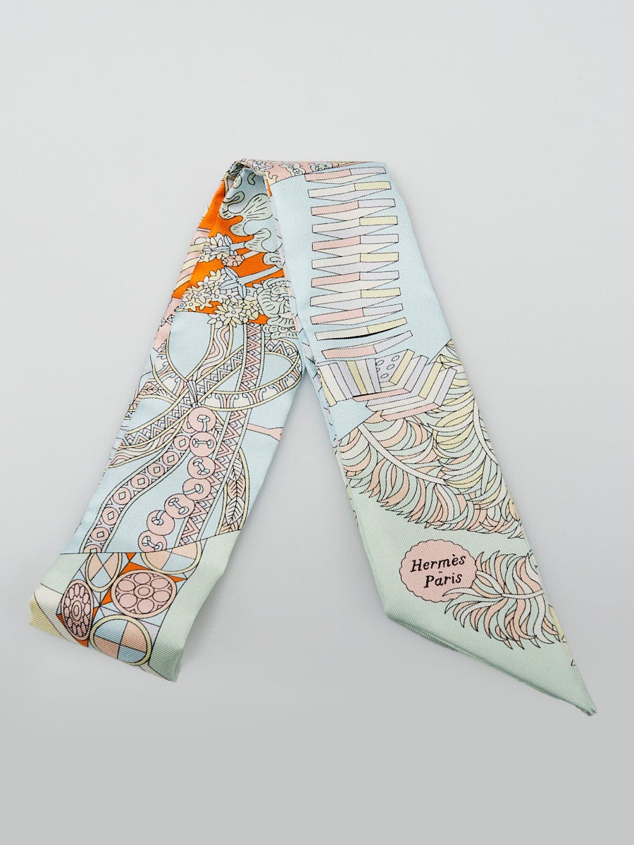 Hermes Ciel/Rose/ Pale Orange De l'Ombrelle Aux Duels Printed Silk