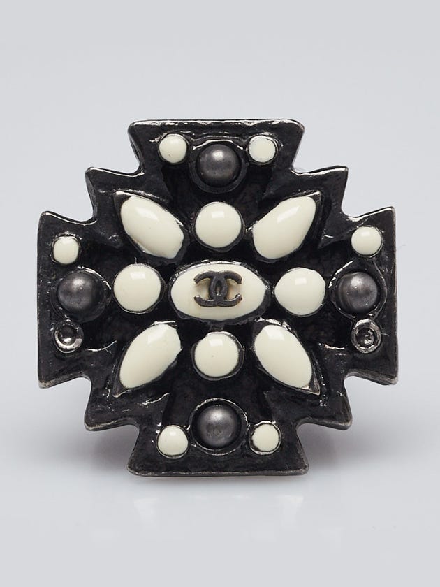 Chanel Ruthenium Metal and Black/White Gripoix Poured Glass Ring Size 6