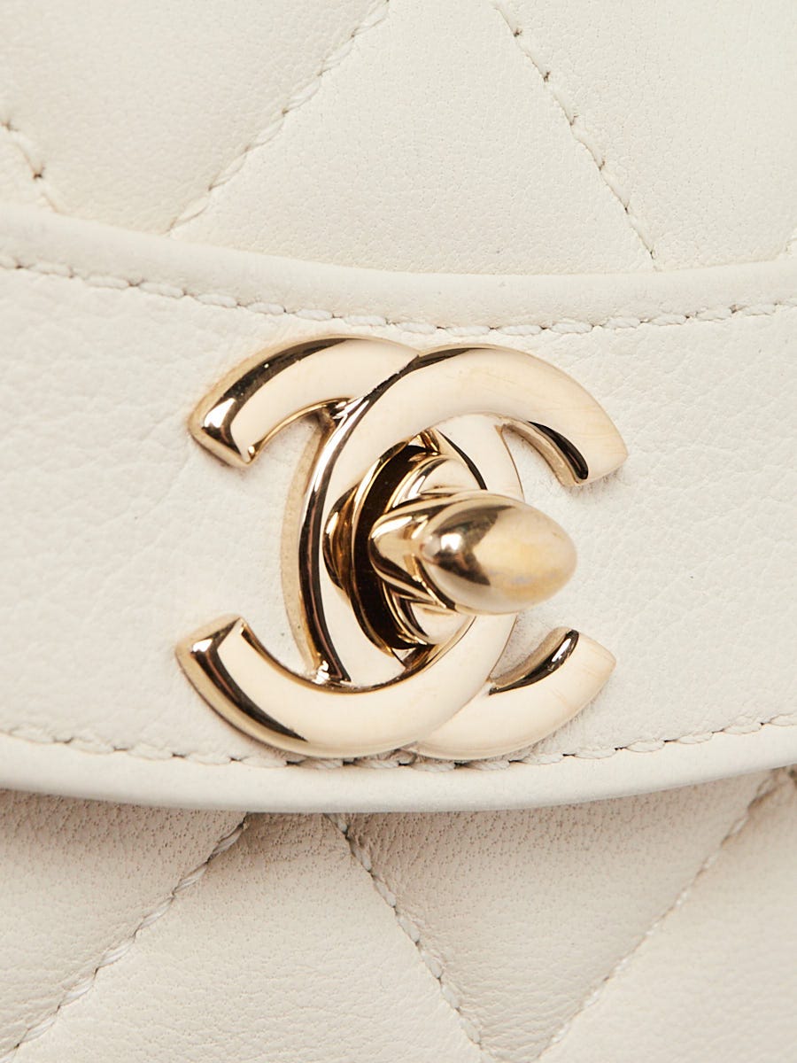 CHANEL ホワイトレザー キルティングバッグ Chanel White Quilted Sheepskin Leather Beauty Lock Mini Flap Bag