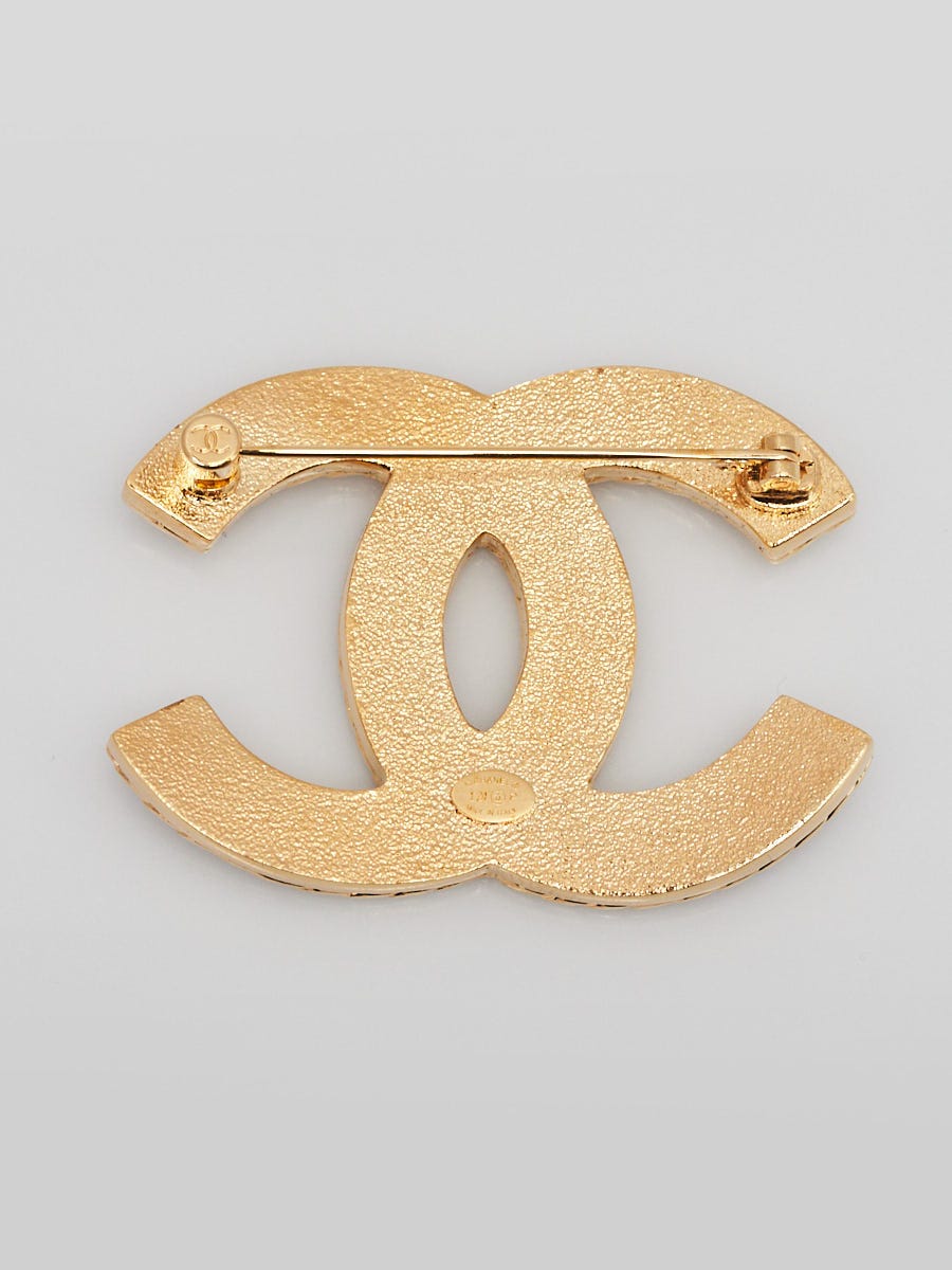 Chanel Gold Metal Denim Enamel CC Brooch | Yoogi's Closet