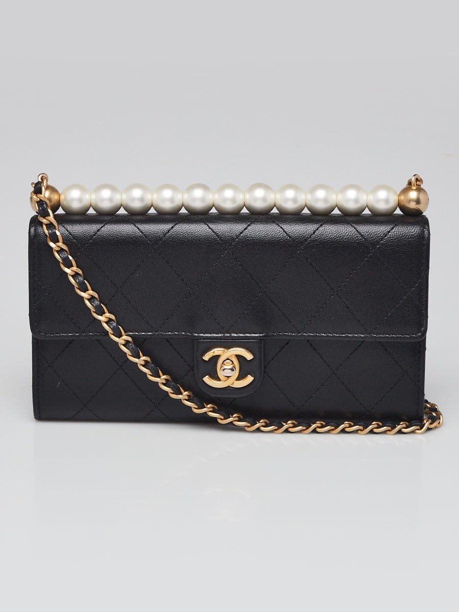 CHANELレディース Chanel Black Quilted Goatskin Leather Chic Pearls Clutch With