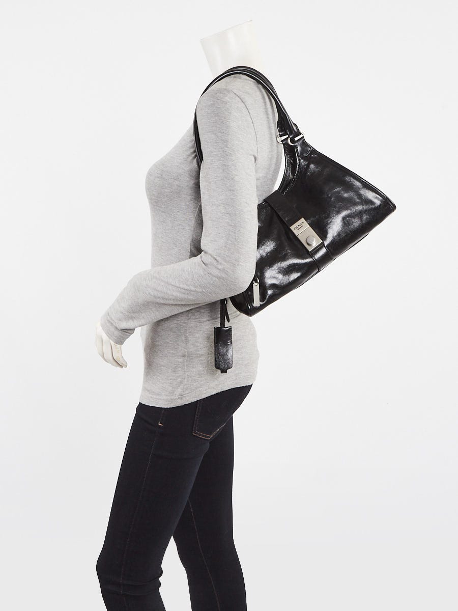 ショルダーバッグ・ポシェット Prada Medium Hobo Bag In Soft Lux Leather Prada Black Soft Lux Leather Medium Tote Bag 1BG563