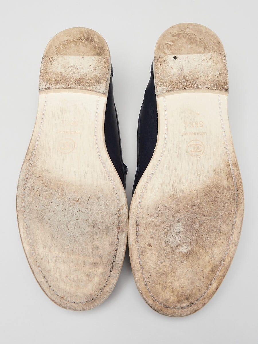 Chanel Dark Blue Leather CC Loafers Size 6/36.5