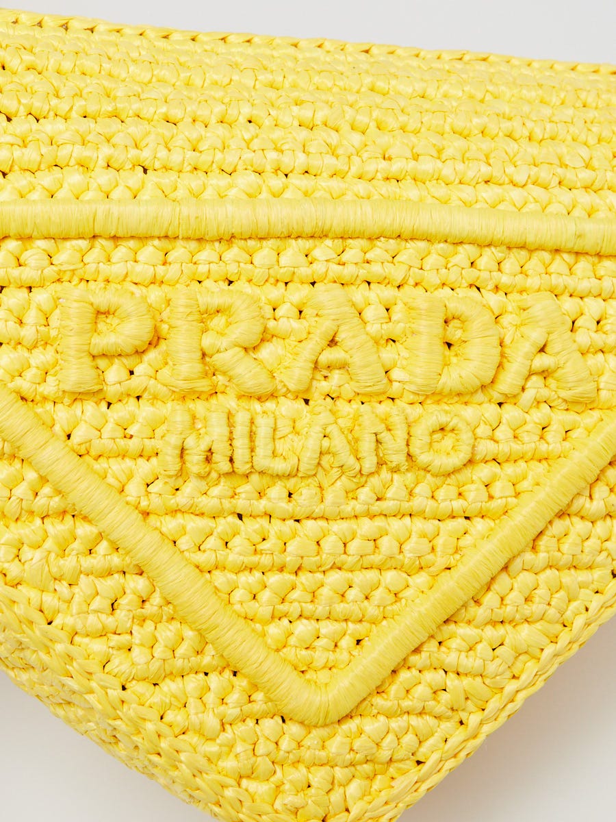 【PRADA】人気沸騰！lady's ロゴ ラフィア ミニショルダーyellow Prada Yellow Raffia Triangle Logo Crossbody Bag | Yoogi's Closet