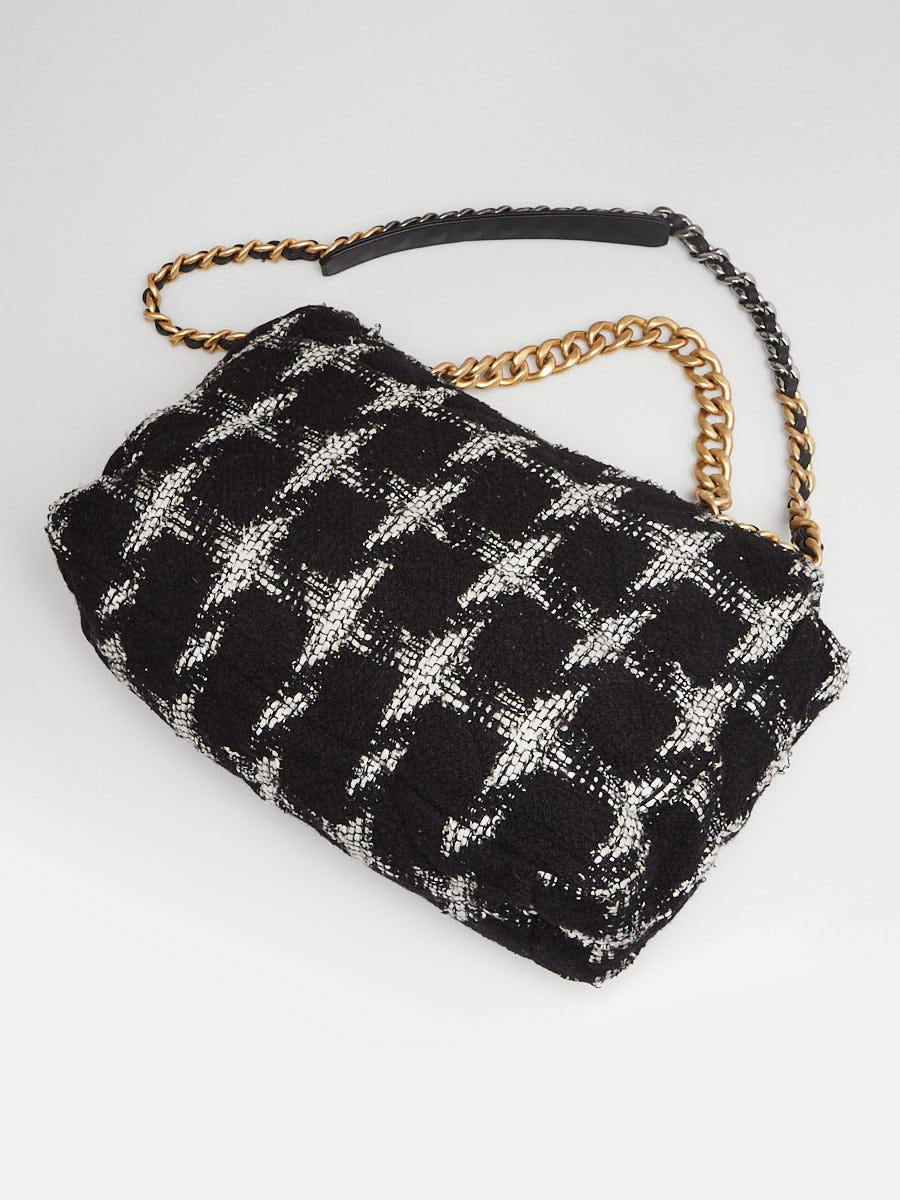 Chanel Black/White Houndstooth Wool Tweed Chanel 19 Maxi Flap Bag