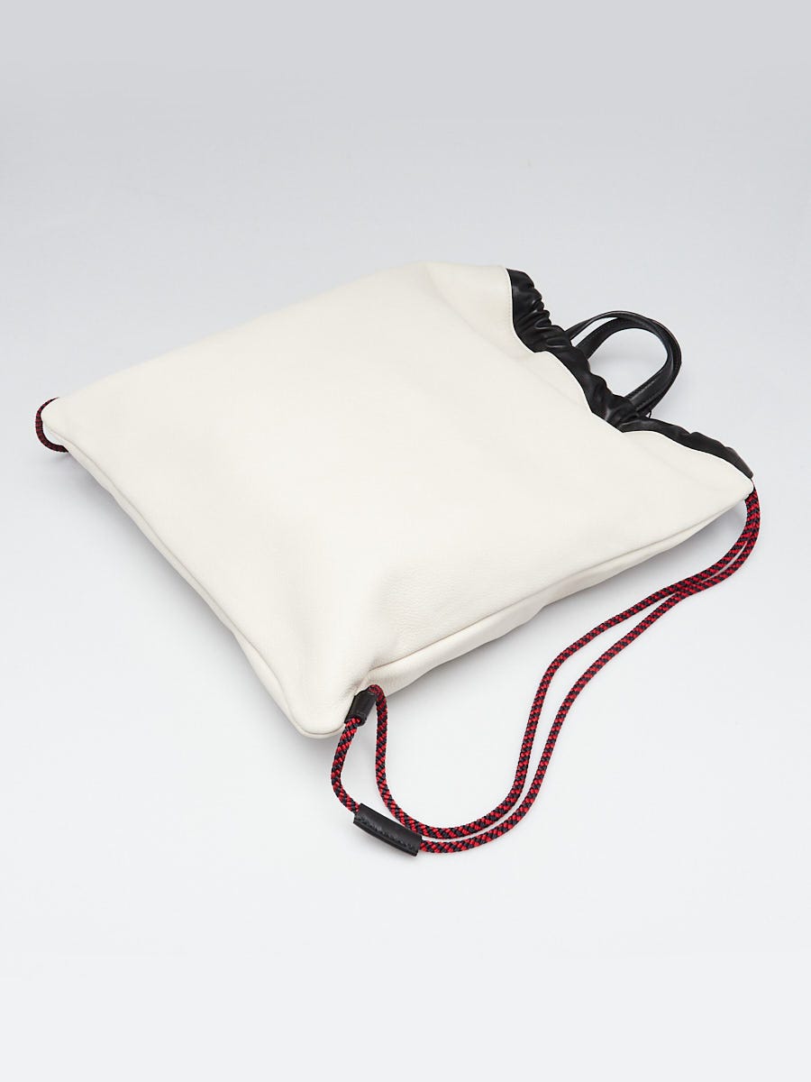 Gucci★素敵！White Leather Drawstring Backpack w/Logo Print GUCCI Calfskin Logo Drawstring Backpack Mystic White 1680484