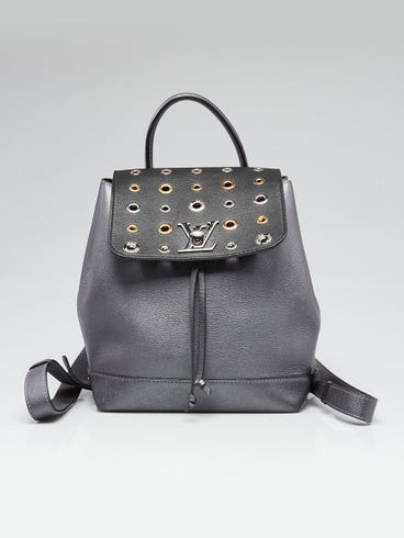 louis vuitton backpack grey Shadow Monogram Discovery Savonches Beyond the zipped front pocket Louis Vuitton Grey/Black Leather Eyelets