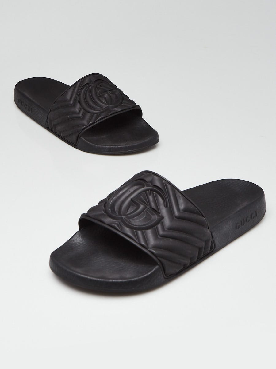 Gucci Black Rubber GG Pool Slides Men display picture 1