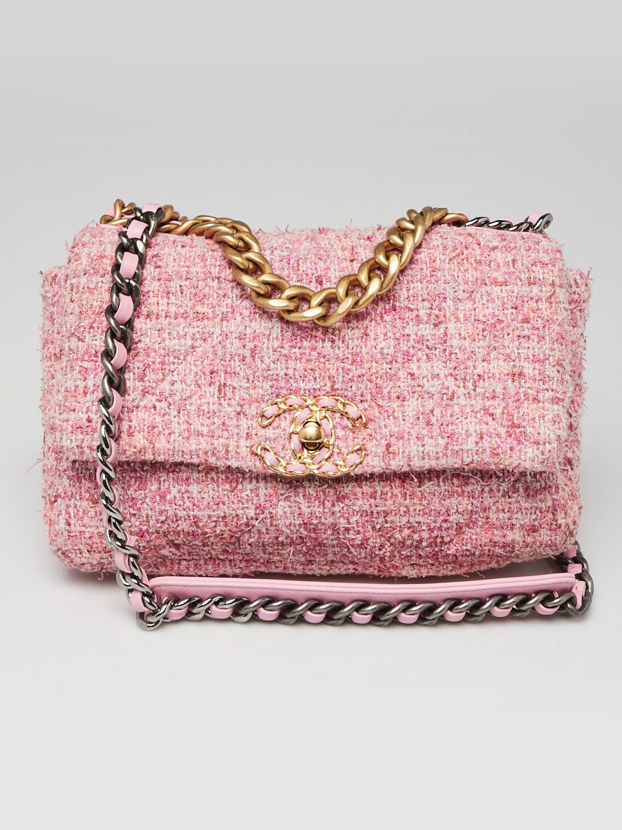 CHANELBEUTE ノベルティ　ピンク キルティングバッグ Chanel Pink Quilted Tweed Chanel 19 Small Flap Bag | Yoogi's Closet