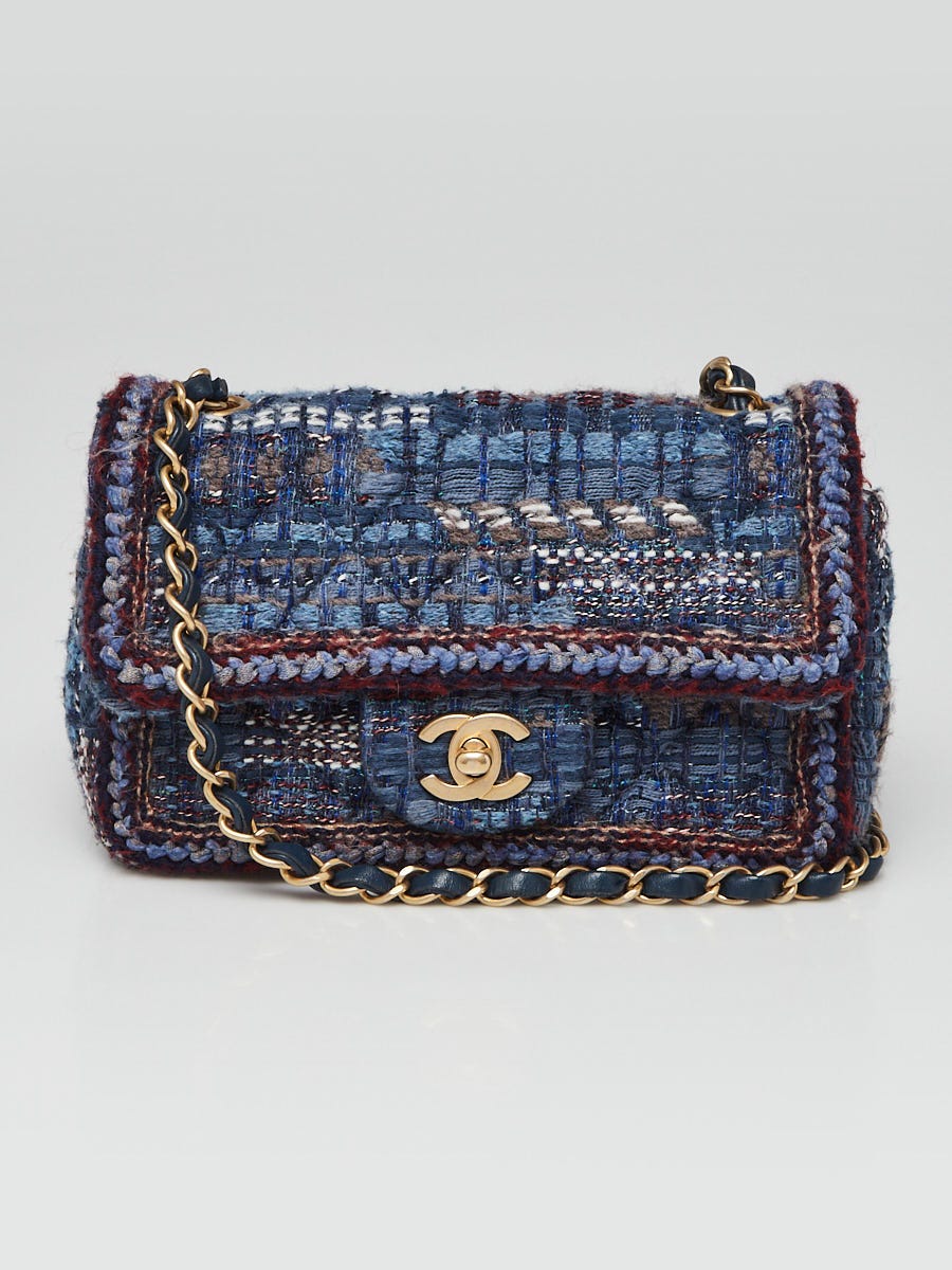 CHANEL ブルーキルティングバッグ Blue Chanel — deep, refined, and quietly sophisticated. ⸻ ブルー