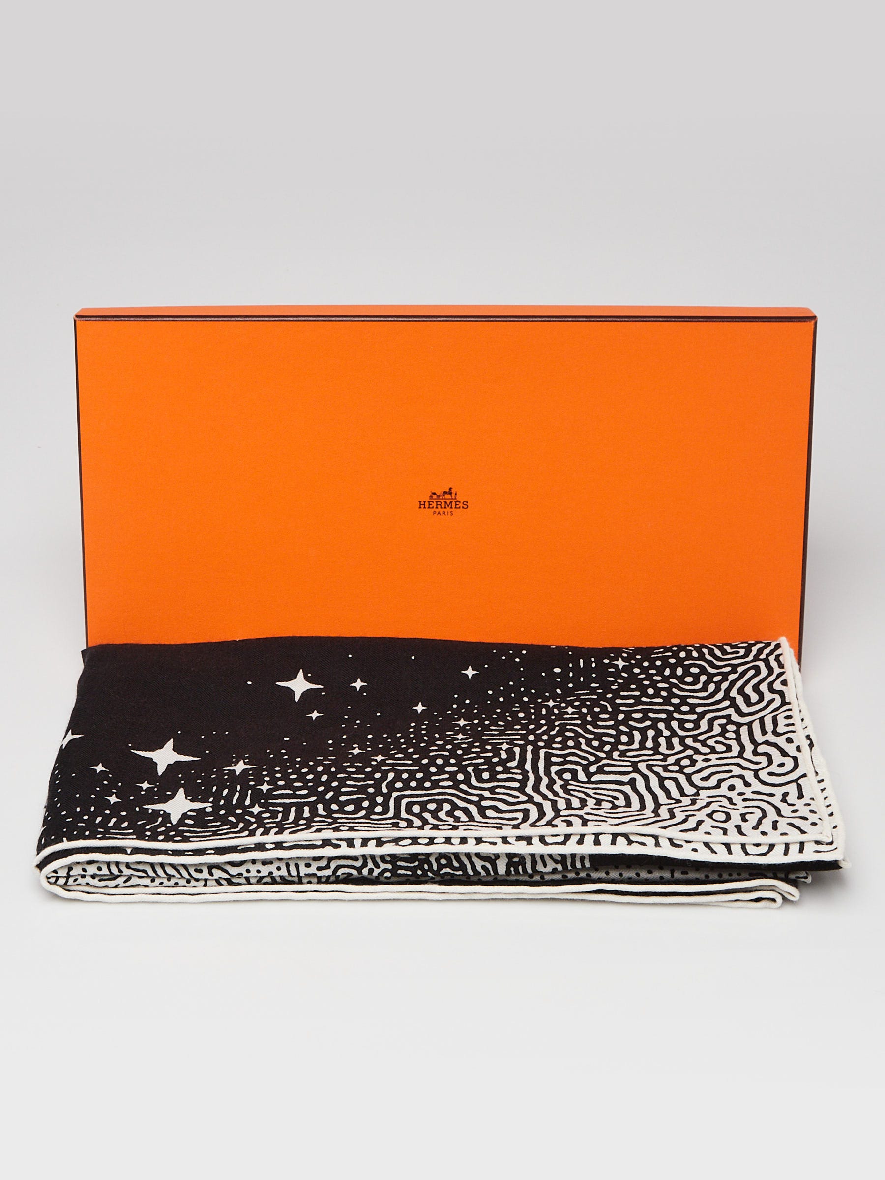 Hermes 140cm Noir/Blanc Cashmere 'Clair de Lune' Print Shawl Scarf