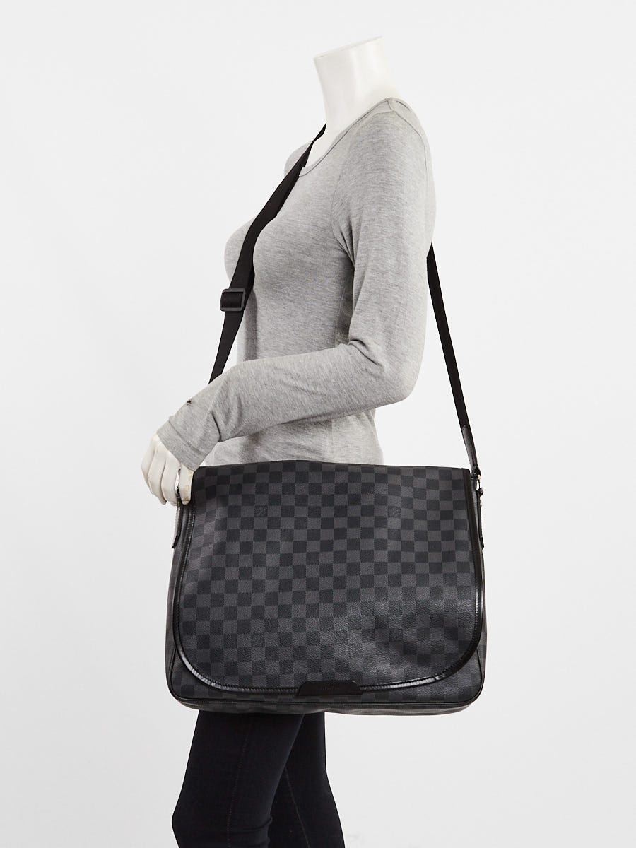 Louis Vuitton Damier Graphite Canvas Daniel GM Messenger Bag