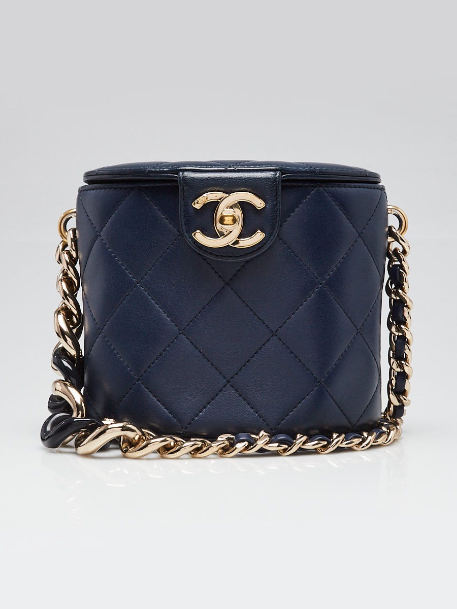 bunny　　CHANEL ネイビー ケース Chanel Blue Quilted Lambskin Leather Mini Vanity Case Bag