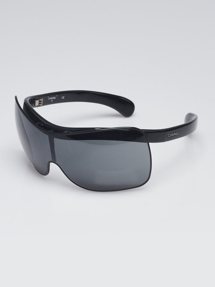 Chanel Black Acetate Frame Flip Up Sunglasses - 40907 | Yoogi's Closet