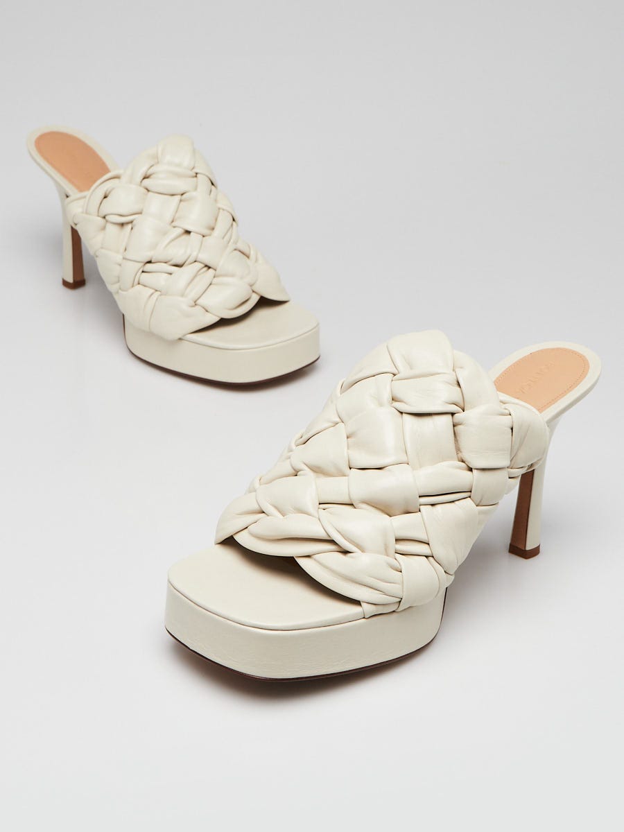 靴 BOTTEGA VENETA Bottega Veneta Off White Woven Lambskin Leather BV Board Sandals