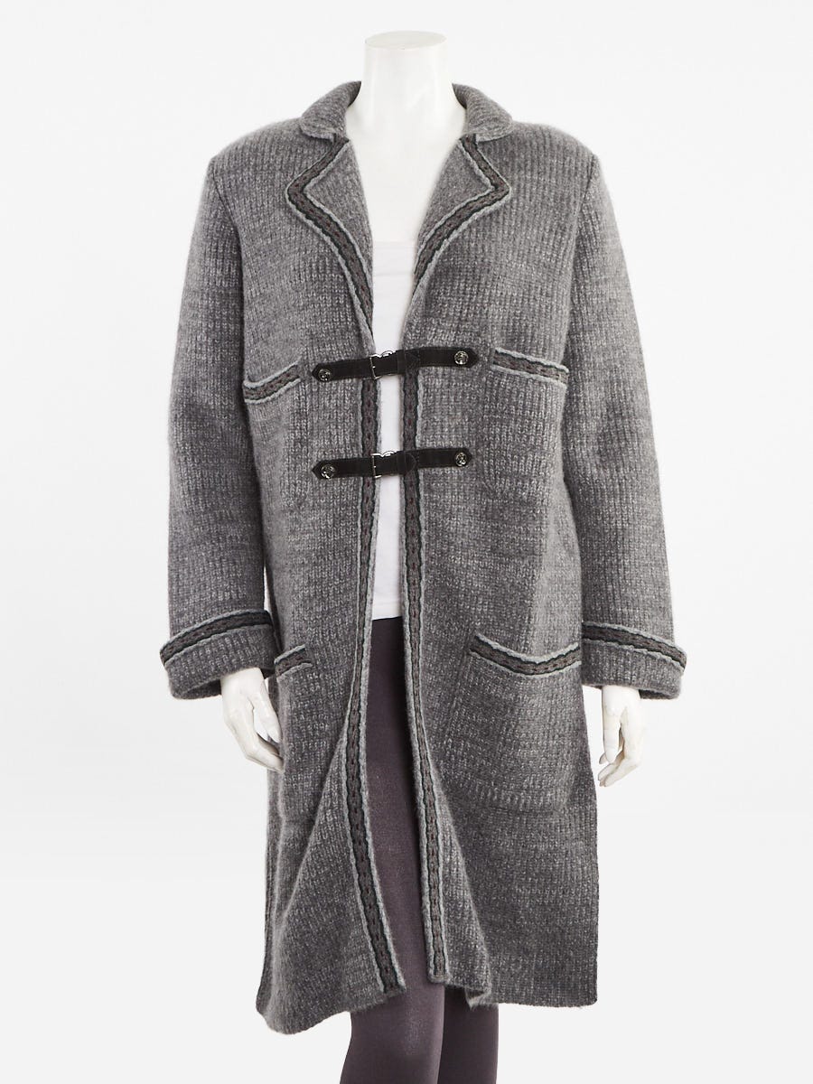 CHANEL IDENTIFICATION カシミヤカーディガン グレージュ CHANEL IDENTIFICATION カシミヤカーディガン グレージュ - メルカリ