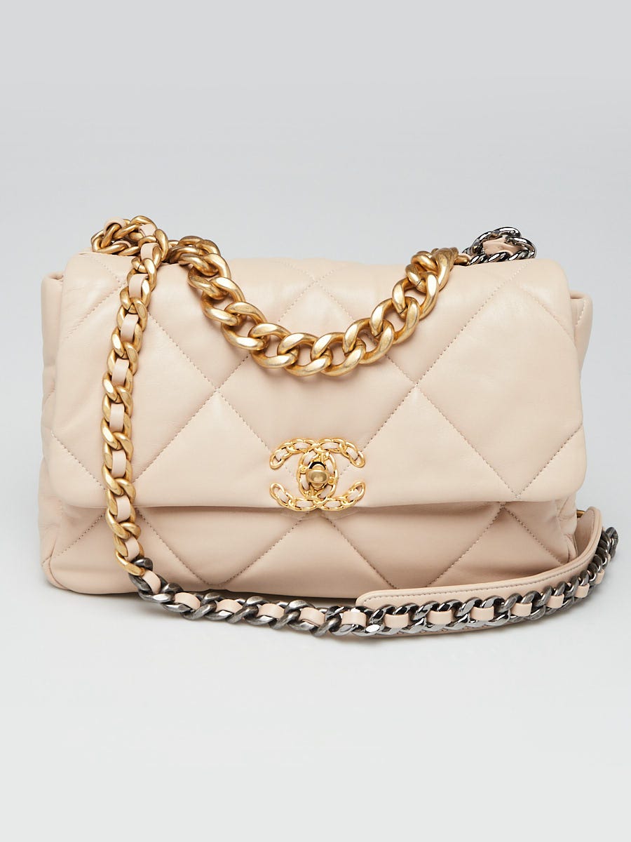 CHANEL ベージュ キルティング ボディバッグ Chanel Light Beige Quilted Lambskin Leather Large Chanel 19 Flap