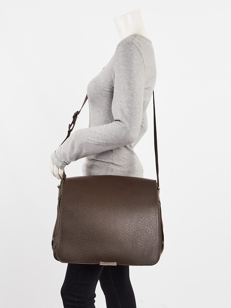 Louis Vuitton Brown Taiga Leather Viktor Messenger Bag | Yoogi's