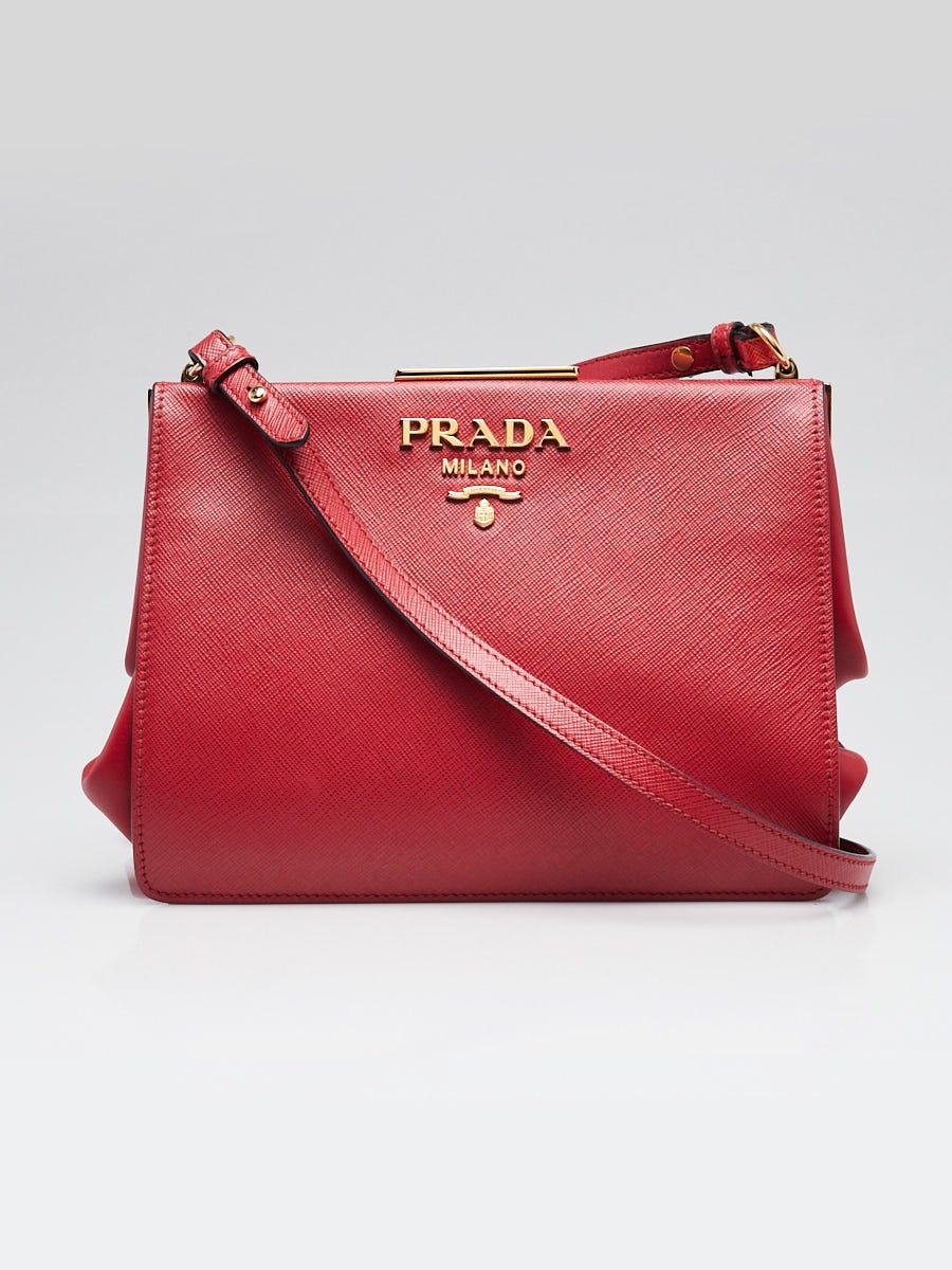 PRADA レッド ボディバッグ Prada Red Saffiano Leather Light Frame Crossbody Bag | Yoogi's Closet