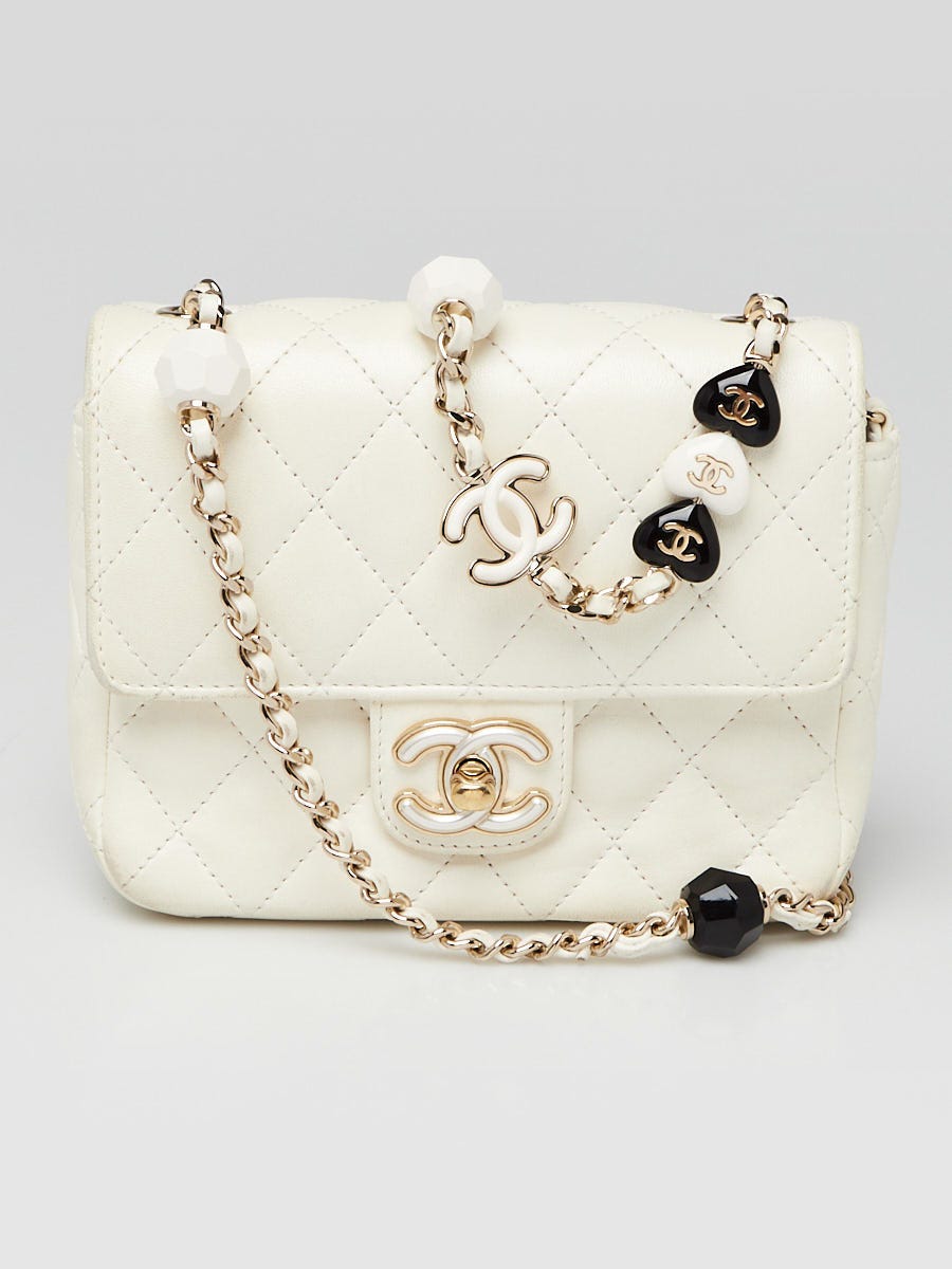 CHANELホワイト キルティング パーティーバッグ Chanel White Quilted Lambskin Leather Resin Heart Chain Square