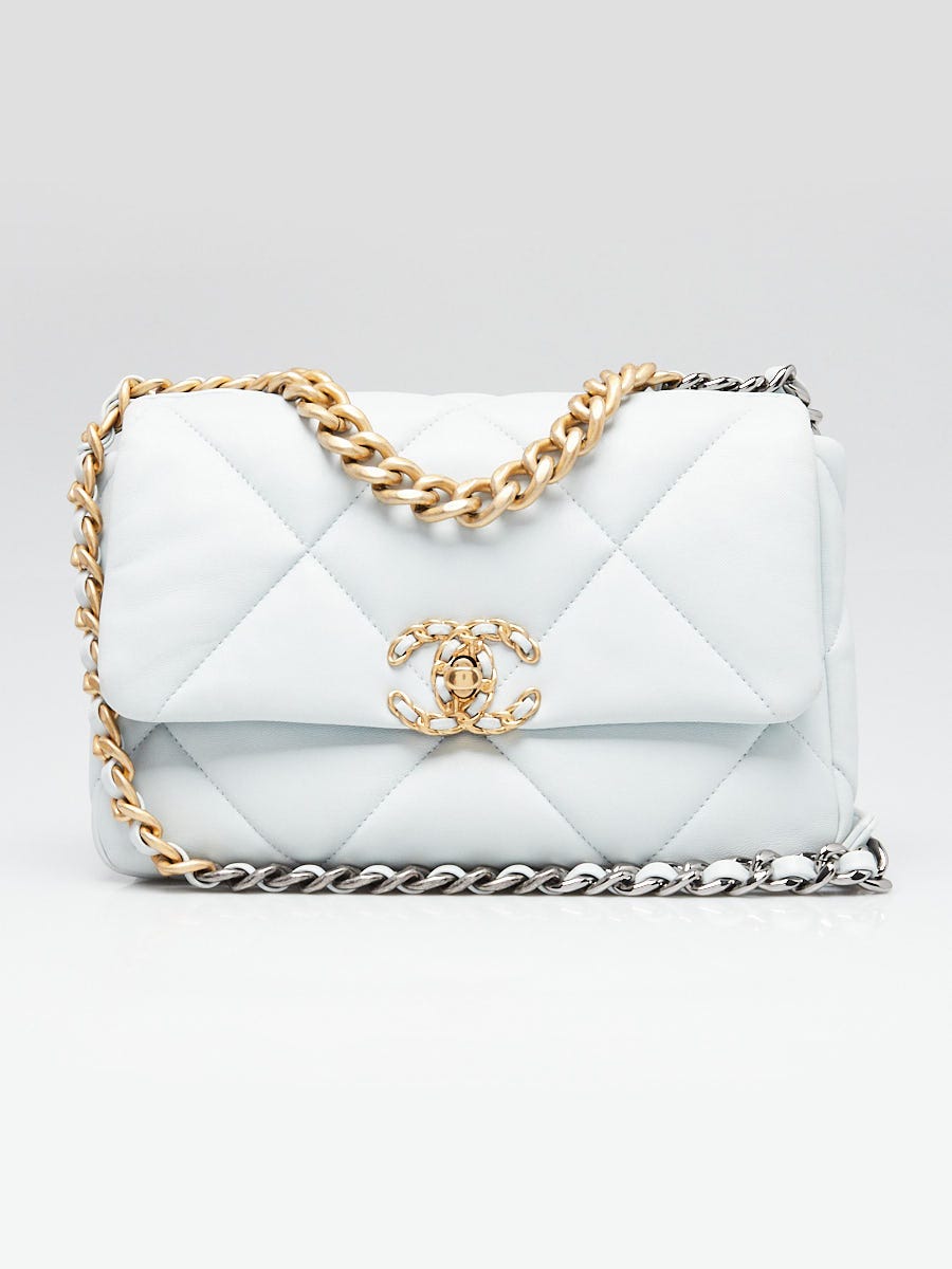 シャネル　パイソンパーティーポーチ Chanel Light Blue Quilted Lambskin Leather Medium Chanel 19 Bag