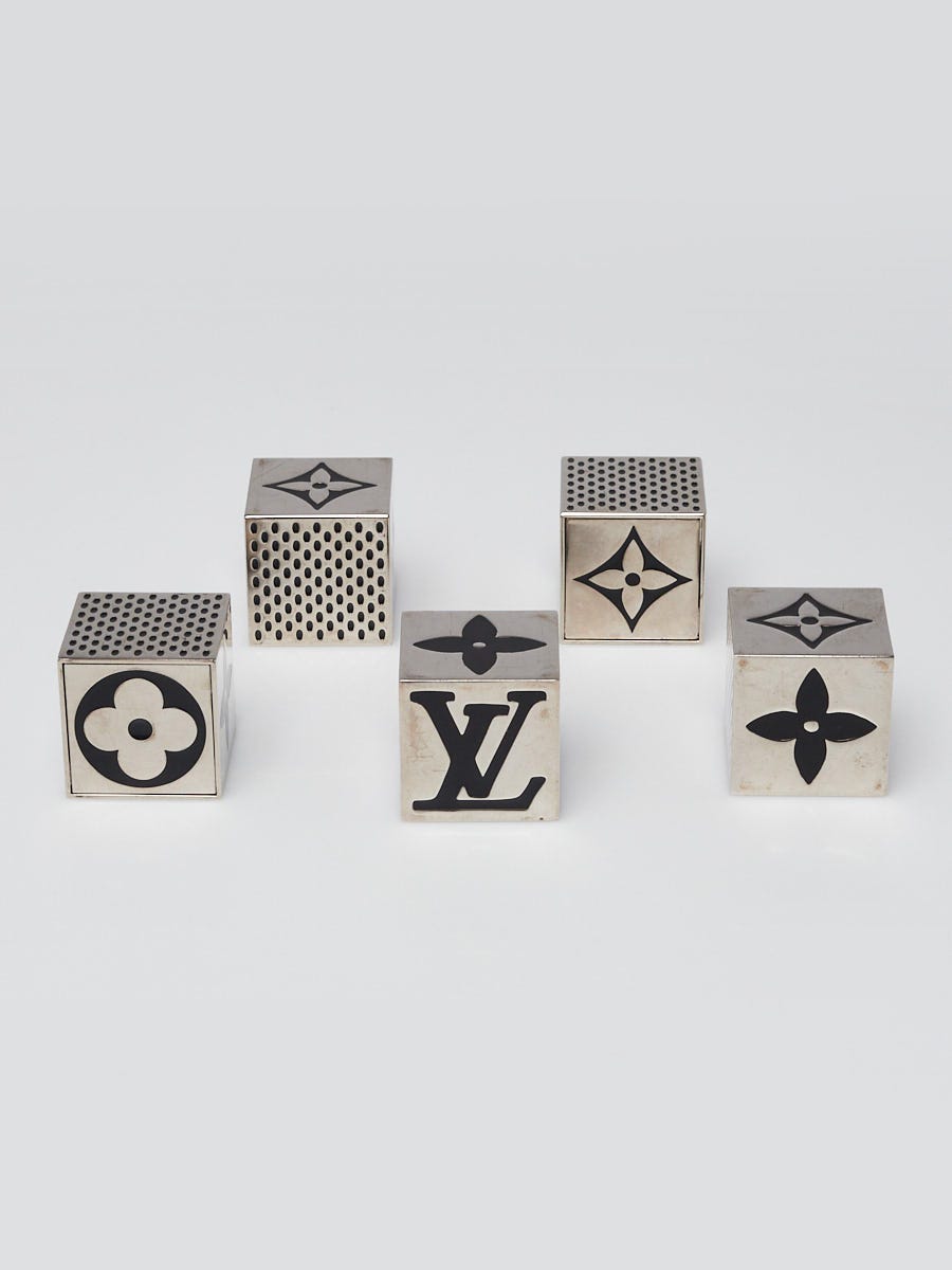 LOUIS VUITTON ルイヴィトン ダイス キューブゲーム Louis Vuitton Silvertone Metal Monogram Cube Magnetic Dice Game