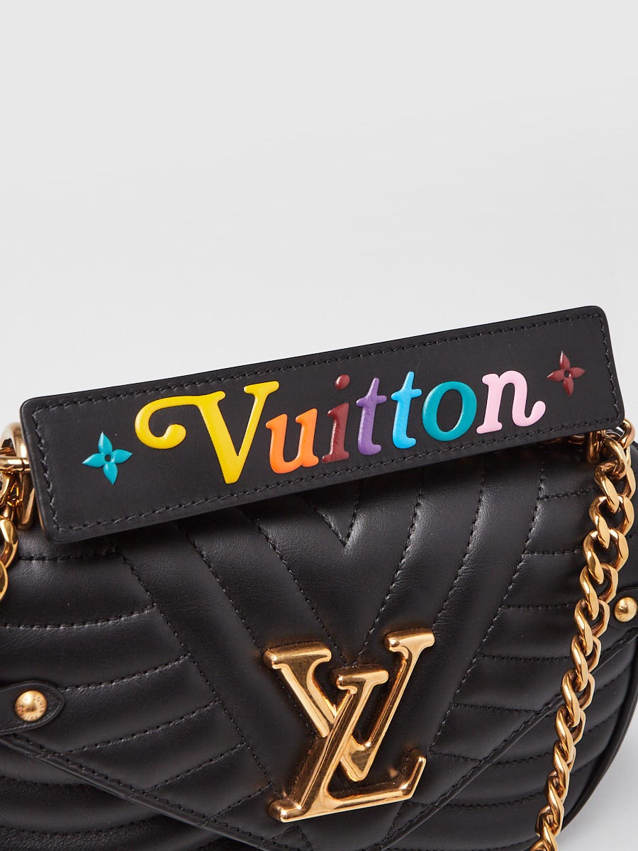 グミLouis Vuitton ショルダーバック Louis Vuitton Black Quilted Leather New Wave Chain PM Bag