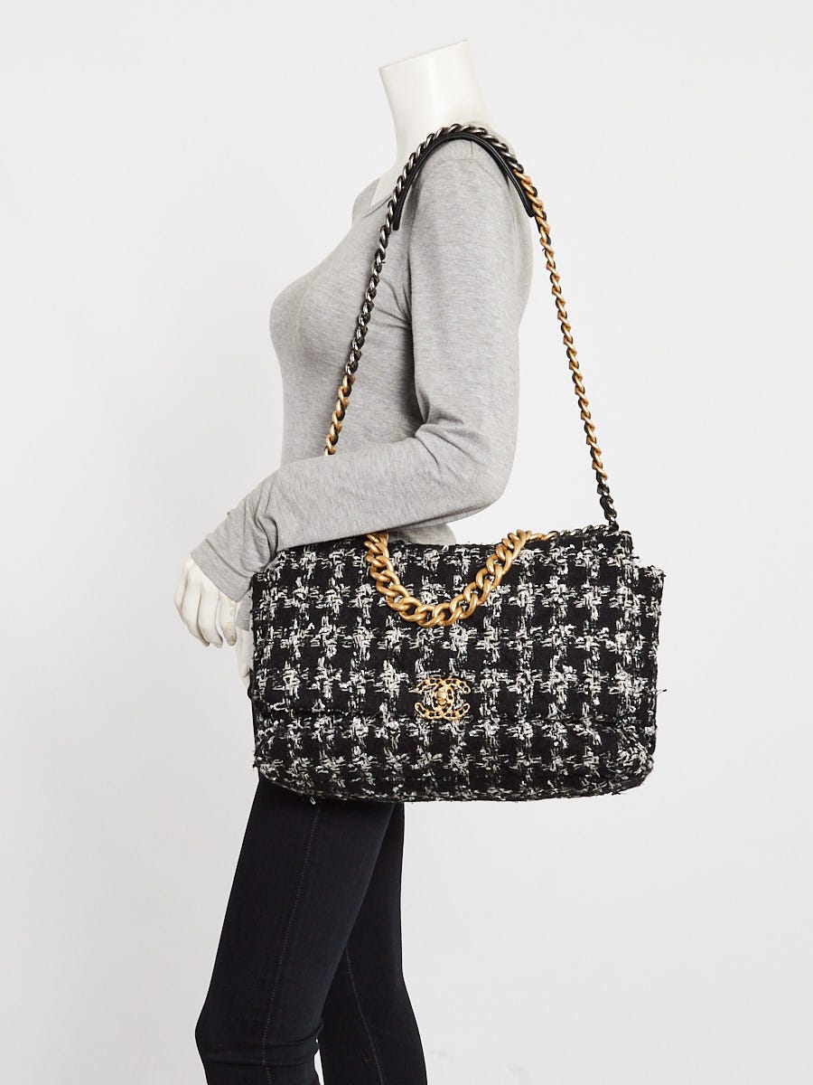 Chanel Black/Silver Houndstooth Wool Tweed Chanel 19 Maxi Flap Bag
