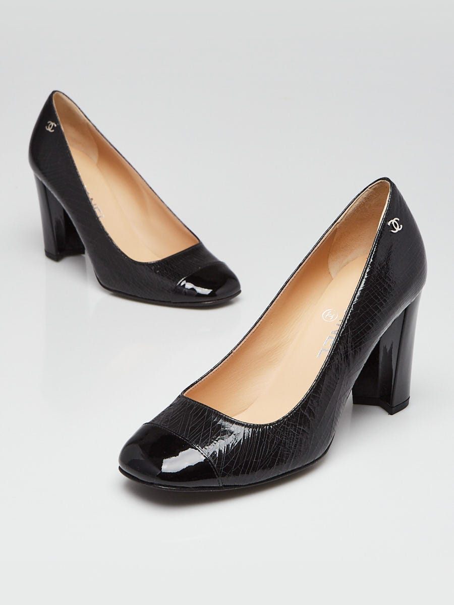 Chanel Black Crinkled Patent Leather CC Cap Toe Pumps Size 7/37.5