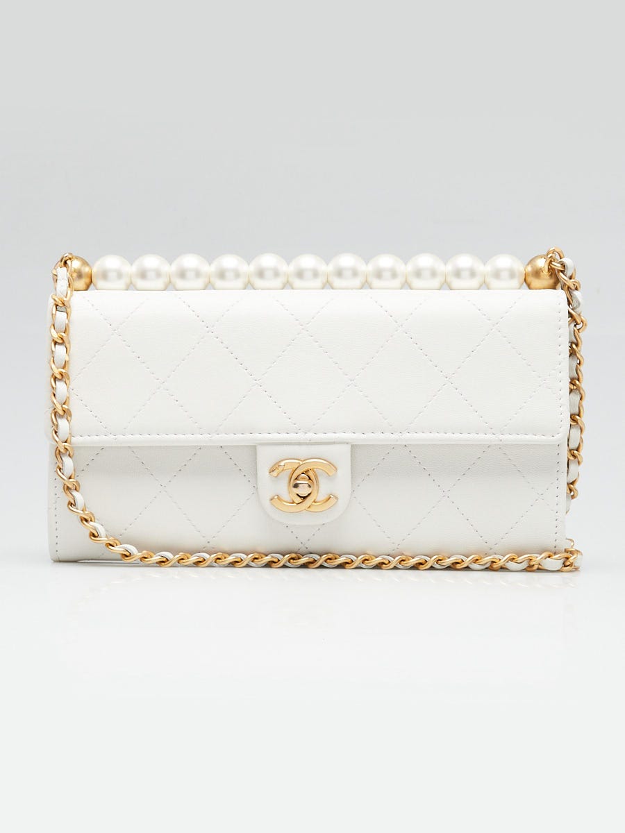 Chanel White Quilted Goatskin Leather Chic Pearls Clutch With